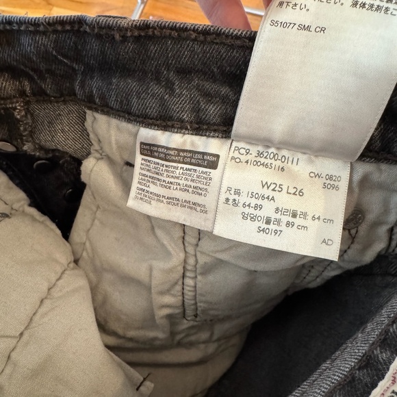 Levi's 501 Crop Stretch Denim - Washed Black - Picture 5 of 7